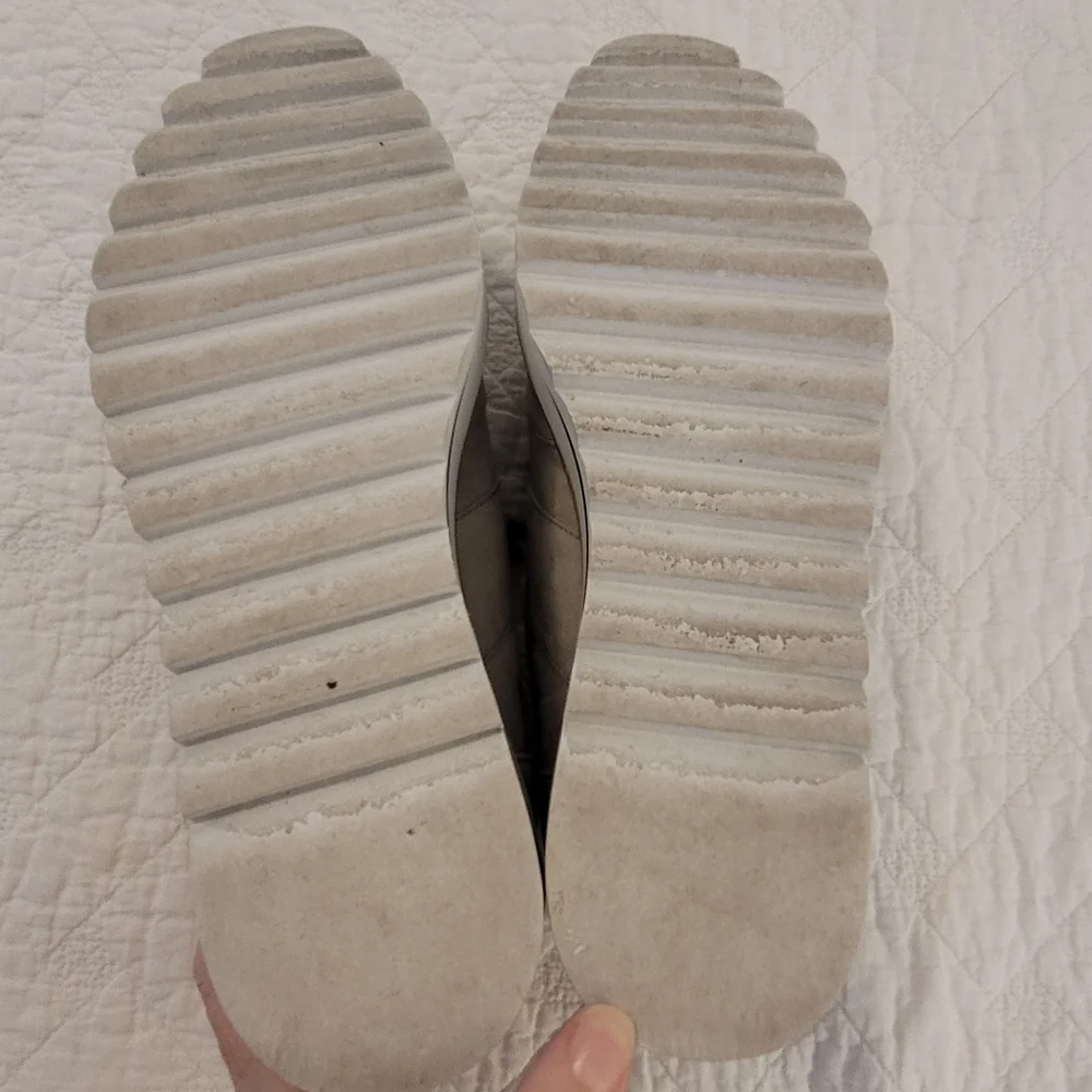 Madden Girl 'Andria' platform wing tip lace-up grey white tan size 6M
